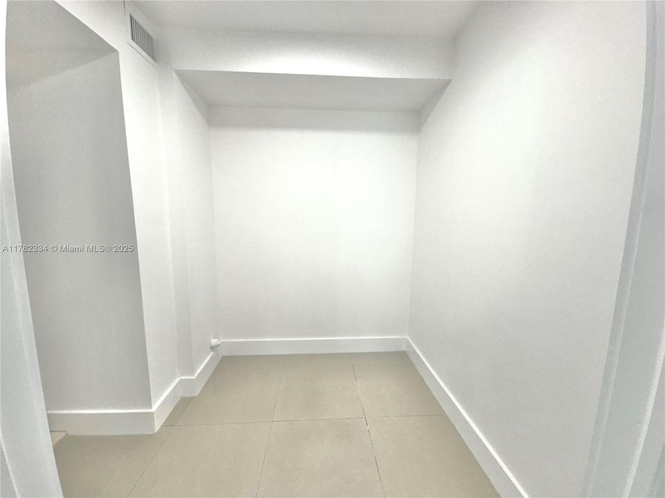 Recently Sold: $290,000 (2 beds, 2 baths, 1080 Square Feet)