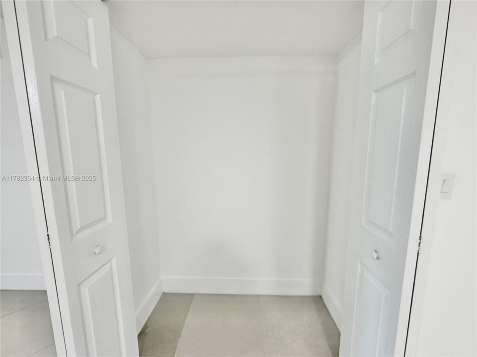 Recently Sold: $290,000 (2 beds, 2 baths, 1080 Square Feet)