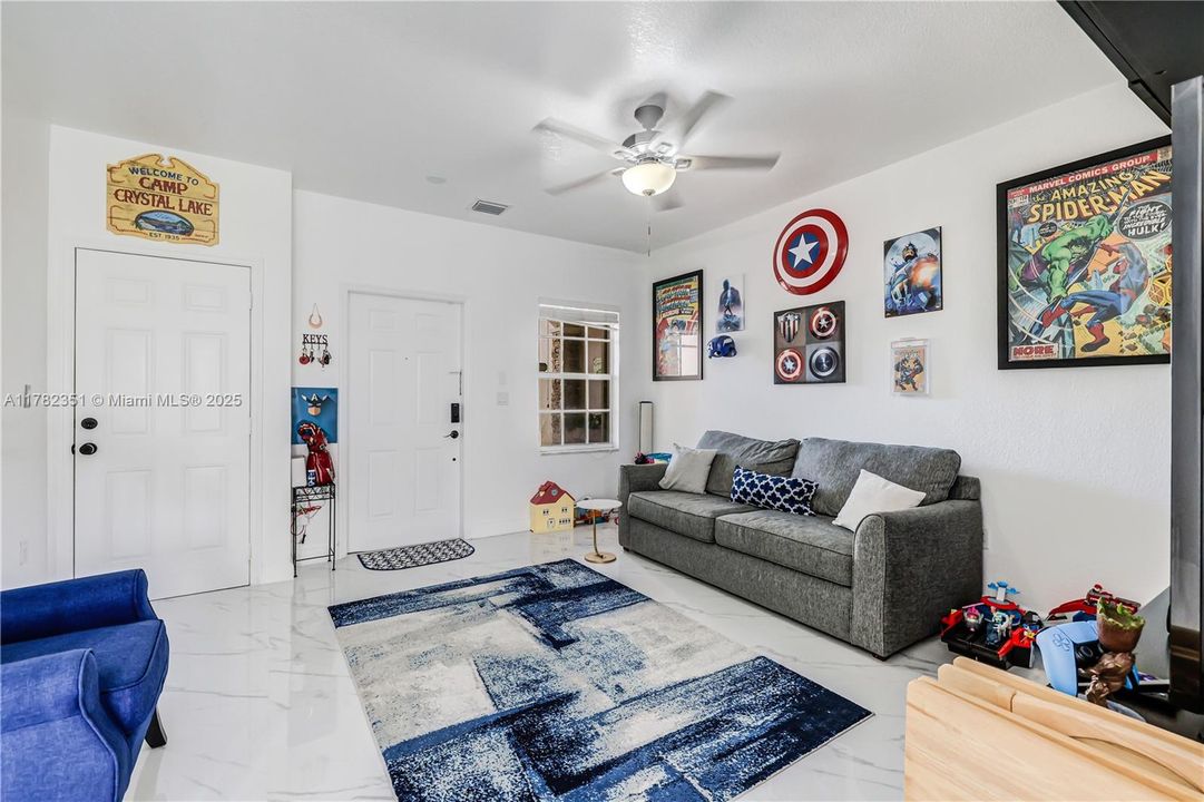 Недавно продано: $425,000 (2 спален, 2 ванн, 1282 Квадратных фут)