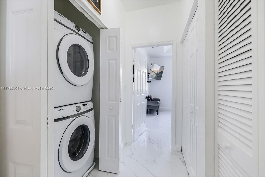 Недавно продано: $425,000 (2 спален, 2 ванн, 1282 Квадратных фут)