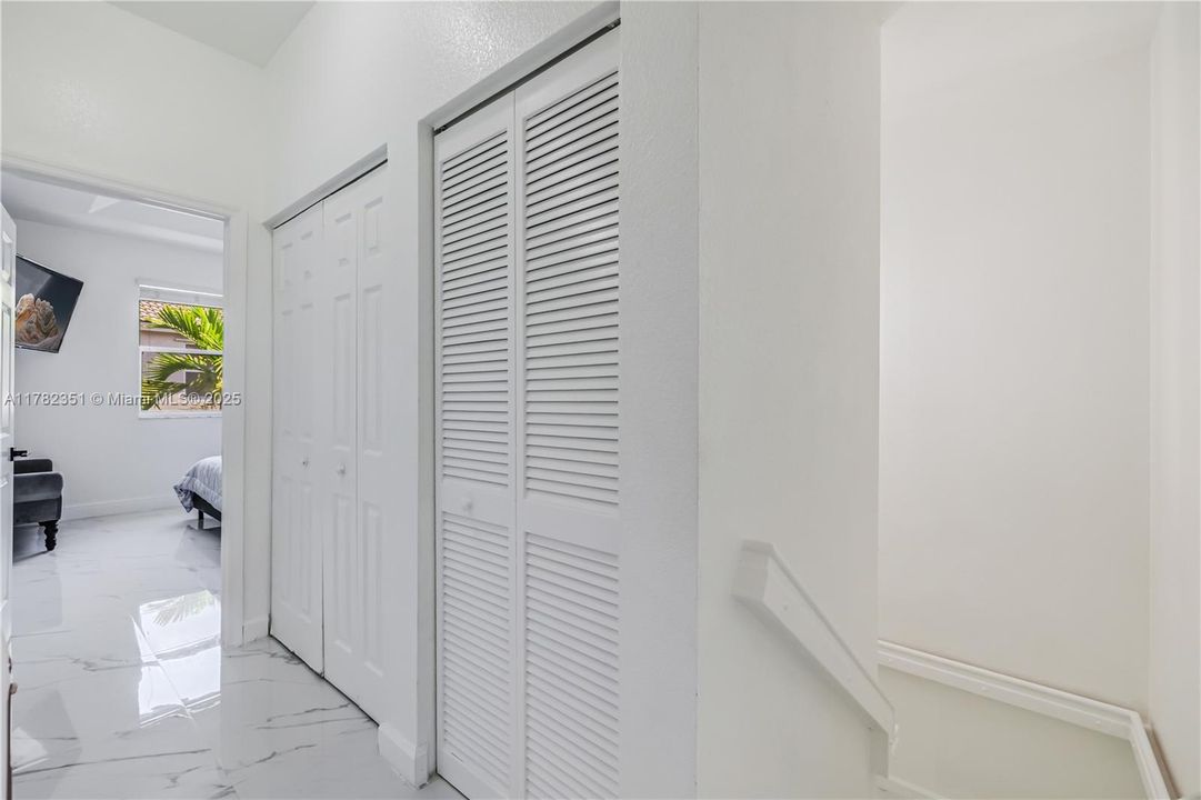 Недавно продано: $425,000 (2 спален, 2 ванн, 1282 Квадратных фут)