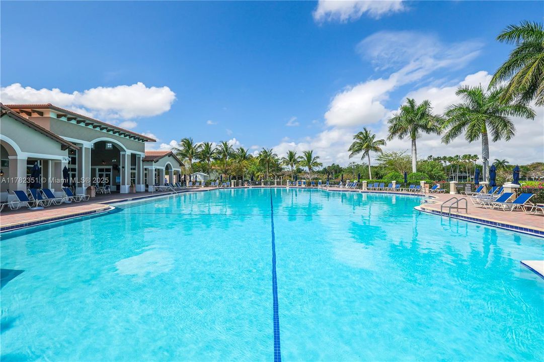 Недавно продано: $425,000 (2 спален, 2 ванн, 1282 Квадратных фут)