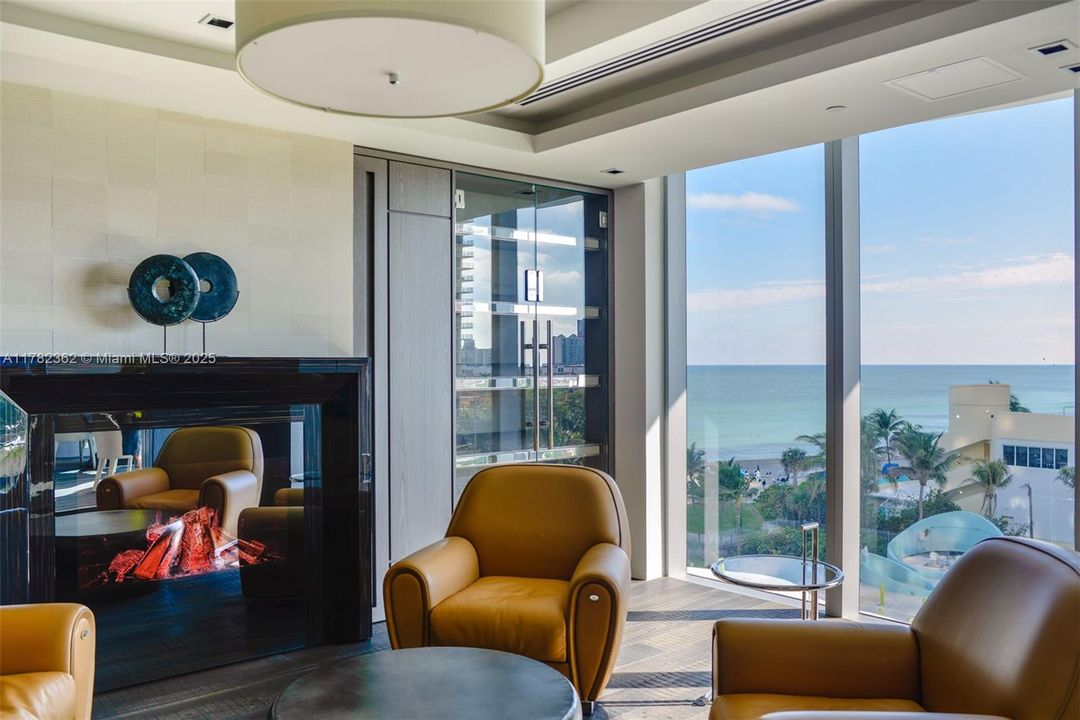 На продажу: $2,950,000 (2 спален, 3 ванн, 2070 Квадратных фут)