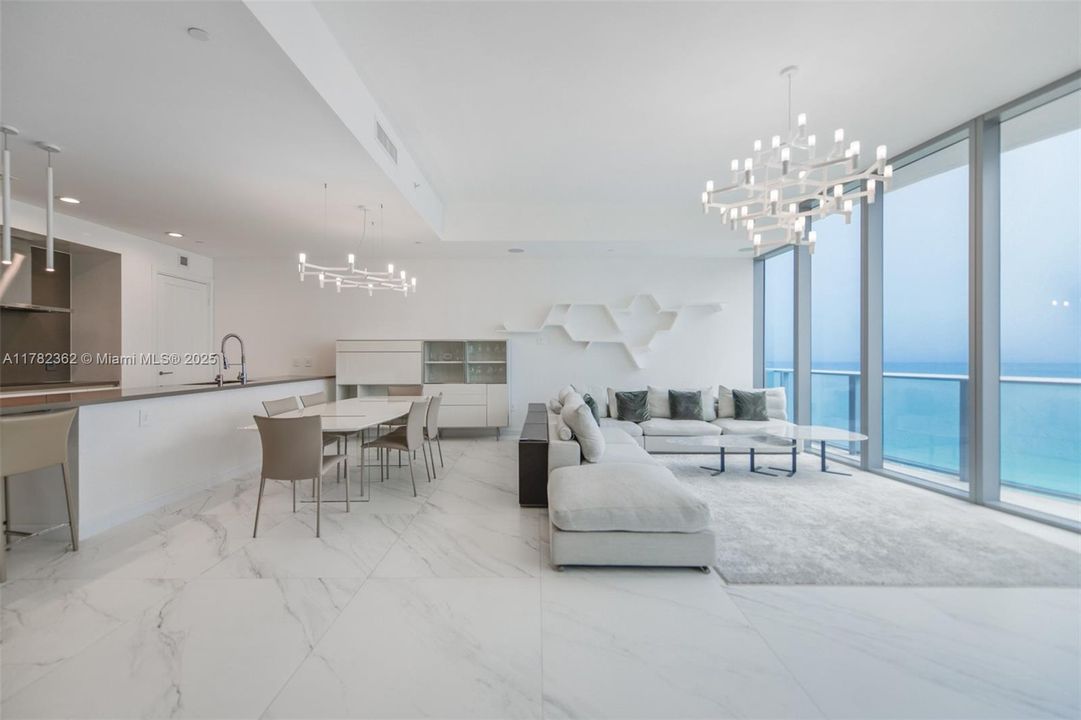 На продажу: $2,950,000 (2 спален, 3 ванн, 2070 Квадратных фут)