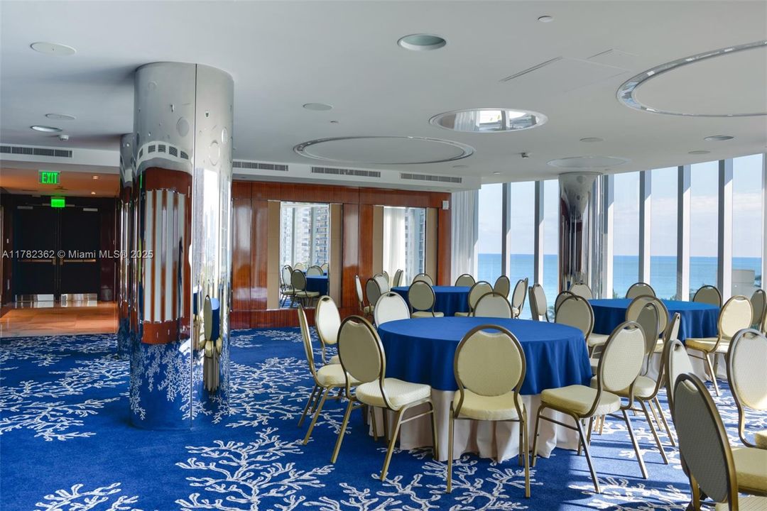 На продажу: $2,950,000 (2 спален, 3 ванн, 2070 Квадратных фут)