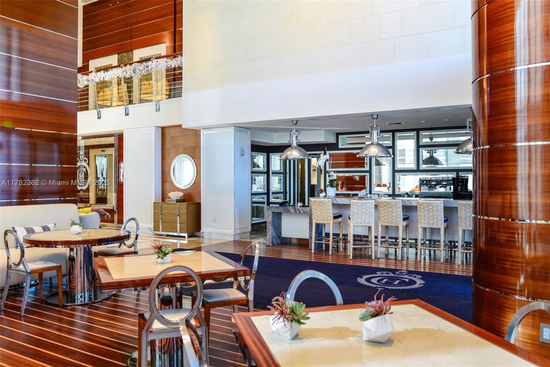 На продажу: $2,950,000 (2 спален, 3 ванн, 2070 Квадратных фут)