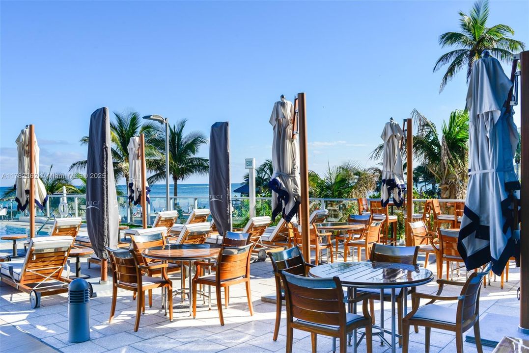 На продажу: $2,950,000 (2 спален, 3 ванн, 2070 Квадратных фут)