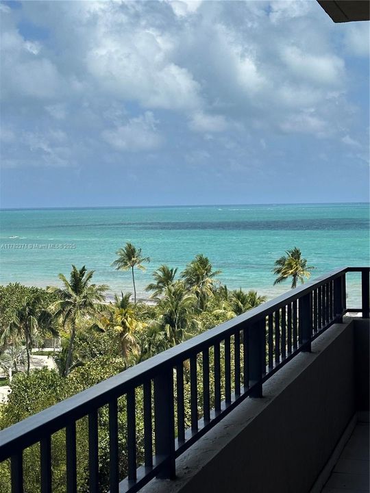 Недавно продано: $1,195,000 (2 спален, 2 ванн, 1546 Квадратных фут)