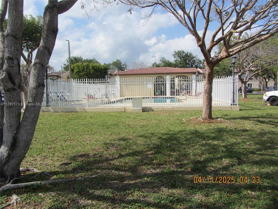 Недавно продано: $270,000 (2 спален, 2 ванн, 1010 Квадратных фут)