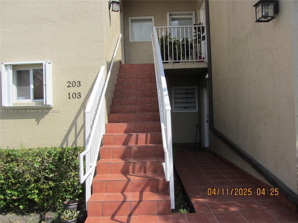 Недавно продано: $270,000 (2 спален, 2 ванн, 1010 Квадратных фут)