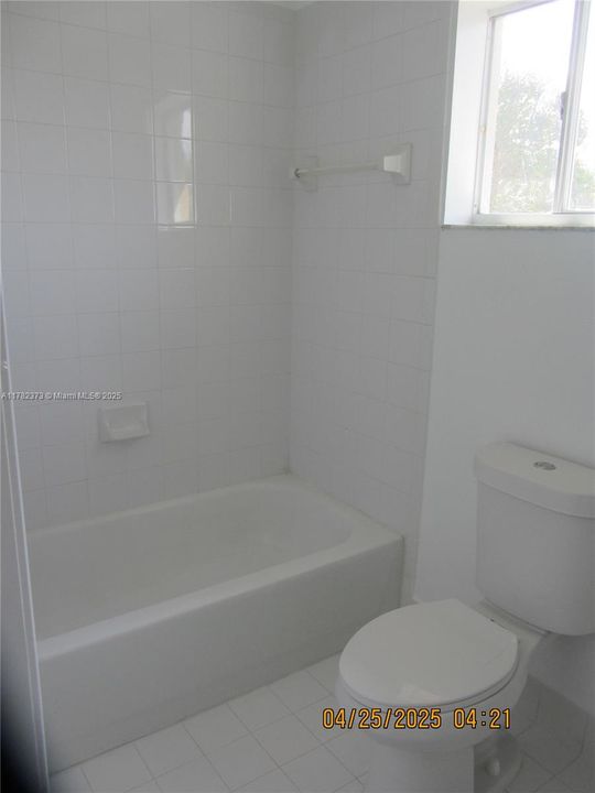 Недавно продано: $270,000 (2 спален, 2 ванн, 1010 Квадратных фут)