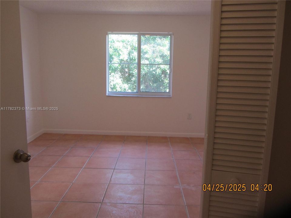 Недавно продано: $270,000 (2 спален, 2 ванн, 1010 Квадратных фут)