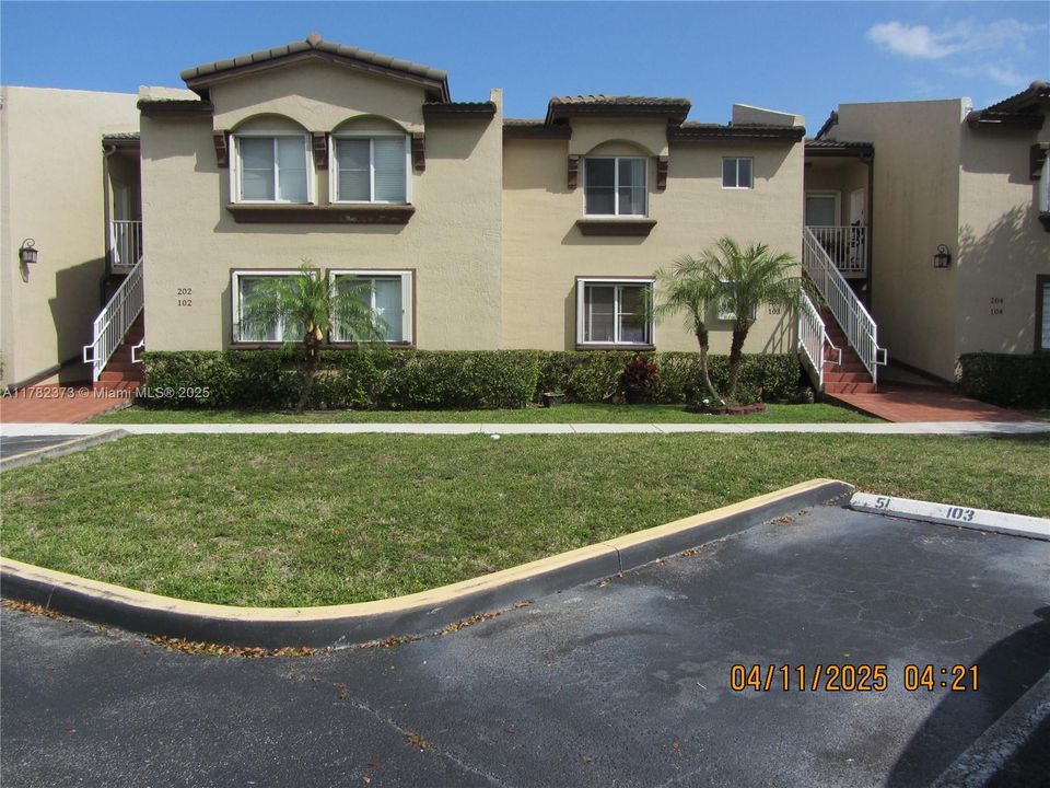 Недавно продано: $270,000 (2 спален, 2 ванн, 1010 Квадратных фут)