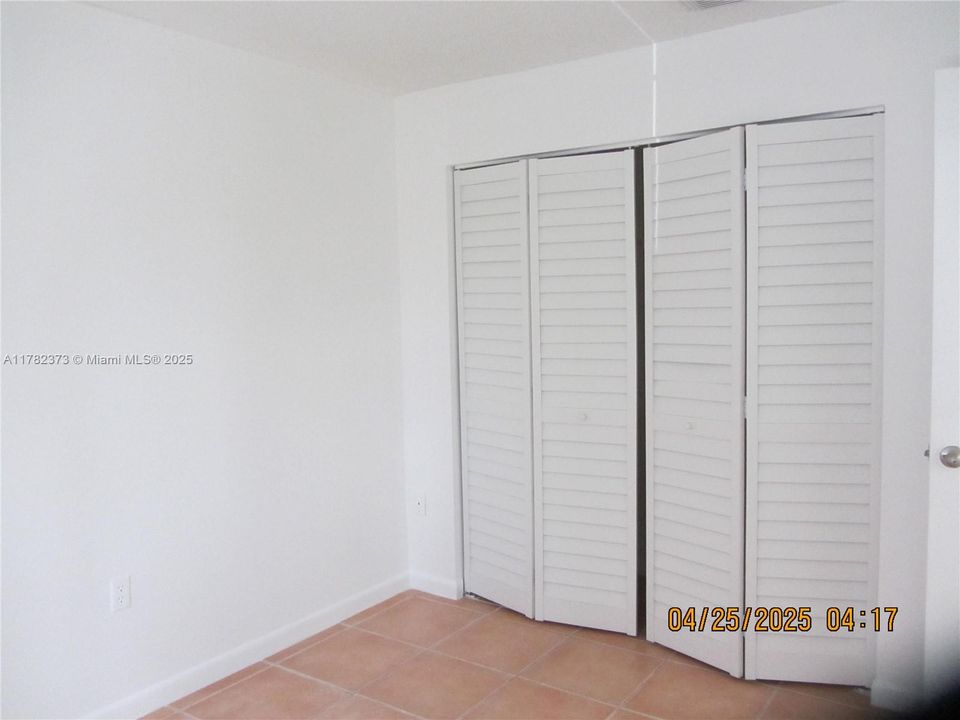 Недавно продано: $270,000 (2 спален, 2 ванн, 1010 Квадратных фут)