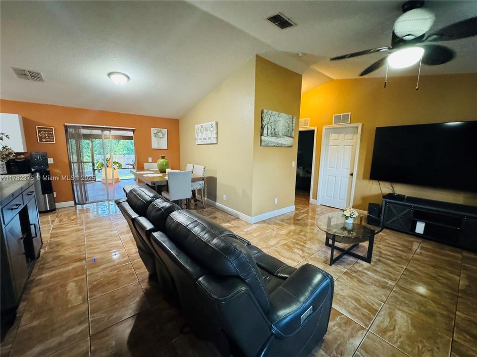 Activo con contrato: $265,900 (3 camas, 2 baños, 0 Pies cuadrados)