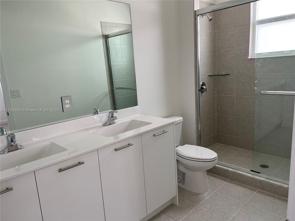 最近租的: $3,800 (4 贝兹, 2 浴室, 1983 平方英尺)