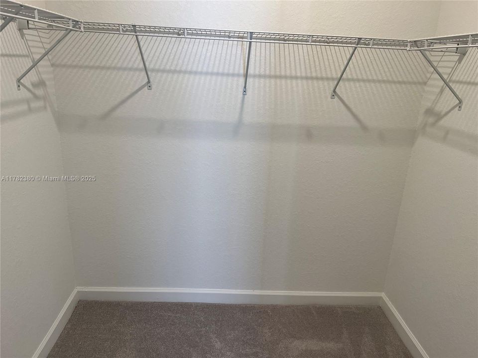 最近租的: $3,800 (4 贝兹, 2 浴室, 1983 平方英尺)