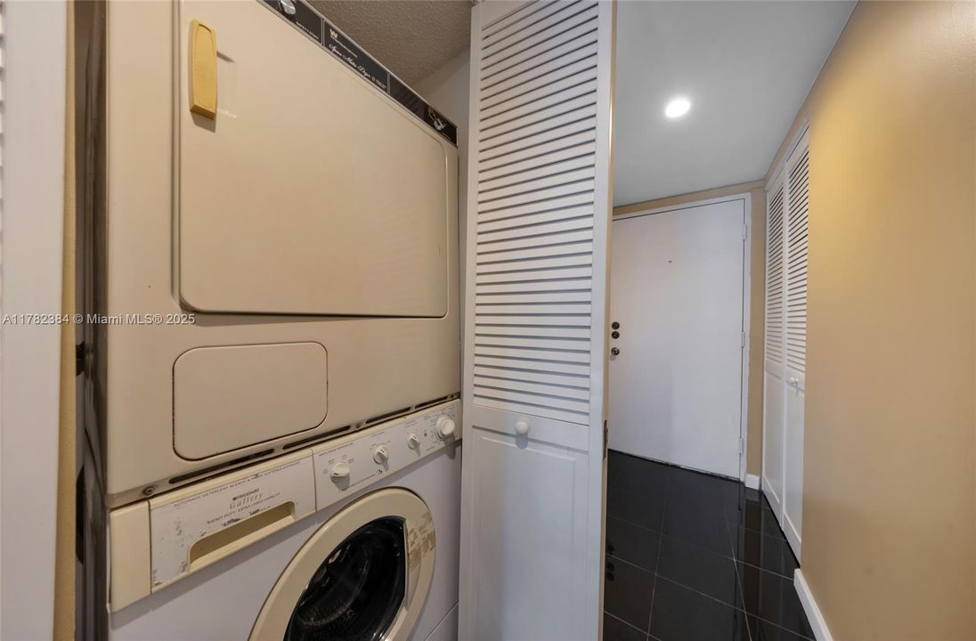 Недавно арендовано: $1,900 (2 спален, 2 ванн, 970 Квадратных фут)