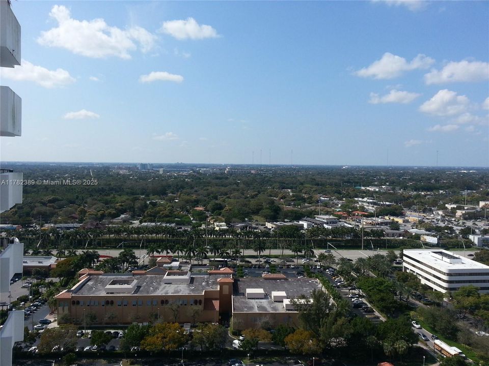 待售: $181,400 (1 贝兹, 1 浴室, 873 平方英尺)