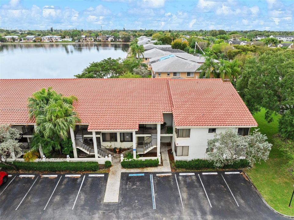 Vendido Recientemente: $199,000 (2 camas, 2 baños, 1075 Pies cuadrados)