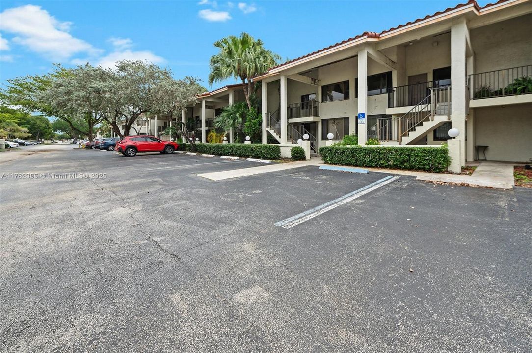 Vendido Recientemente: $199,000 (2 camas, 2 baños, 1075 Pies cuadrados)