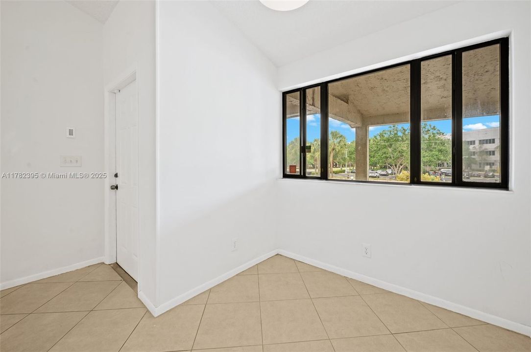 Vendido Recientemente: $199,000 (2 camas, 2 baños, 1075 Pies cuadrados)