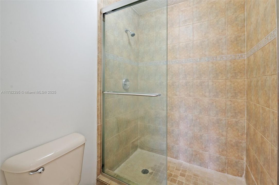 Vendido Recientemente: $199,000 (2 camas, 2 baños, 1075 Pies cuadrados)