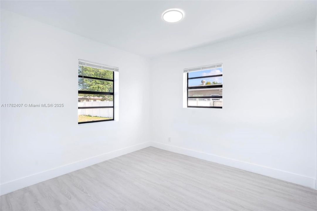 Недавно продано: $369,900 (2 спален, 1 ванн, 768 Квадратных фут)