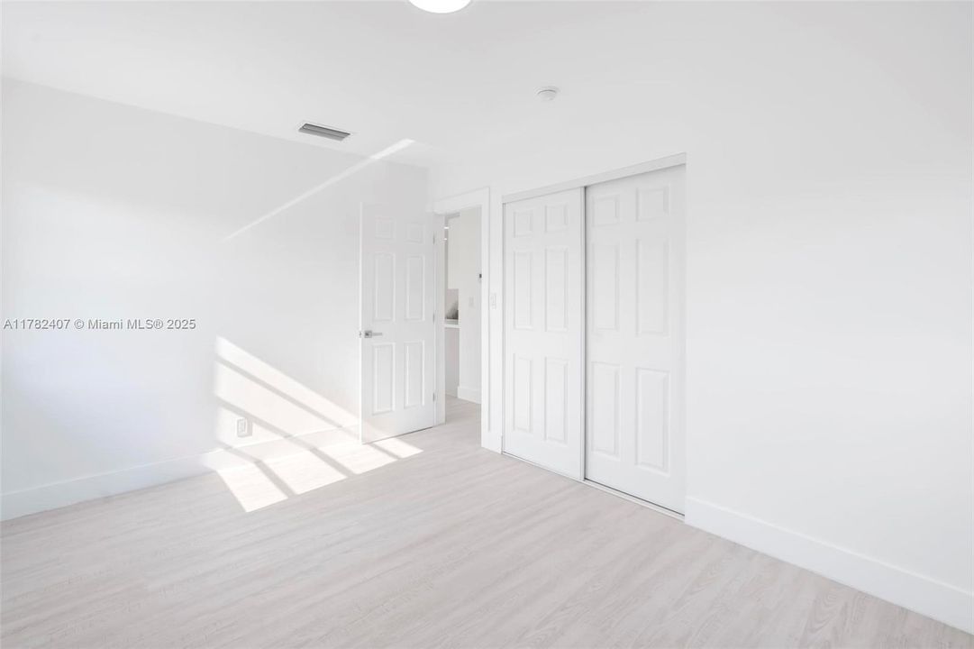 Недавно продано: $369,900 (2 спален, 1 ванн, 768 Квадратных фут)