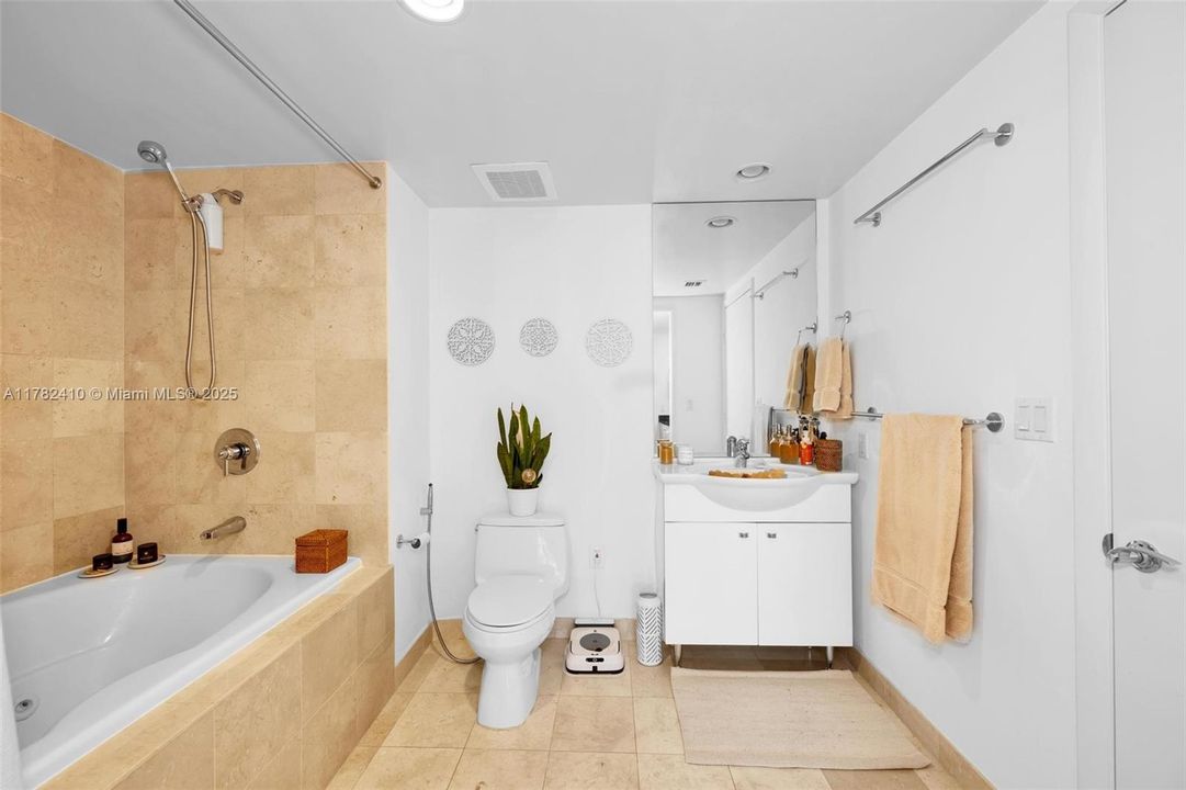 Vendido Recientemente: $715,000 (2 camas, 1 baños, 1086 Pies cuadrados)