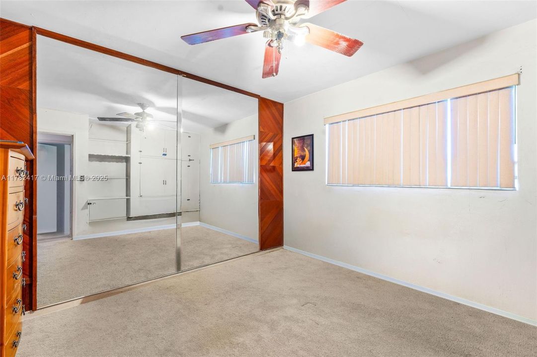 Недавно продано: $450,000 (3 спален, 2 ванн, 2338 Квадратных фут)