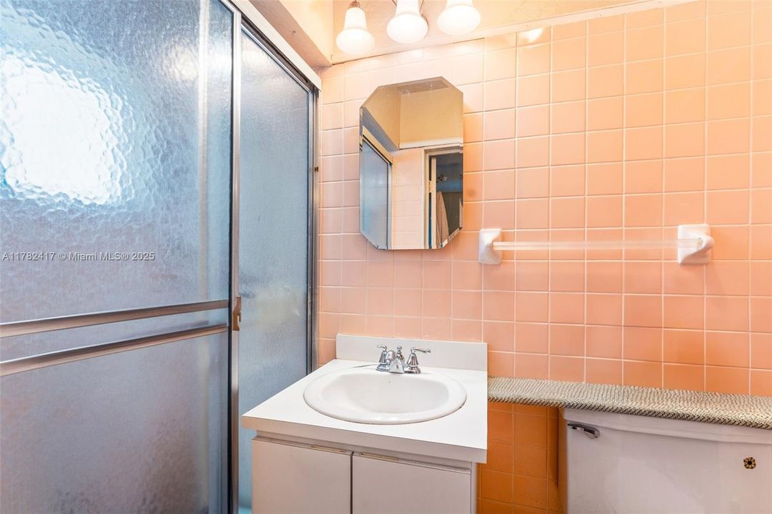 Недавно продано: $450,000 (3 спален, 2 ванн, 2338 Квадратных фут)