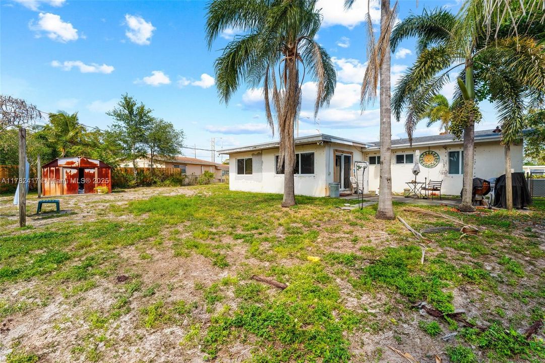 Недавно продано: $450,000 (3 спален, 2 ванн, 2338 Квадратных фут)