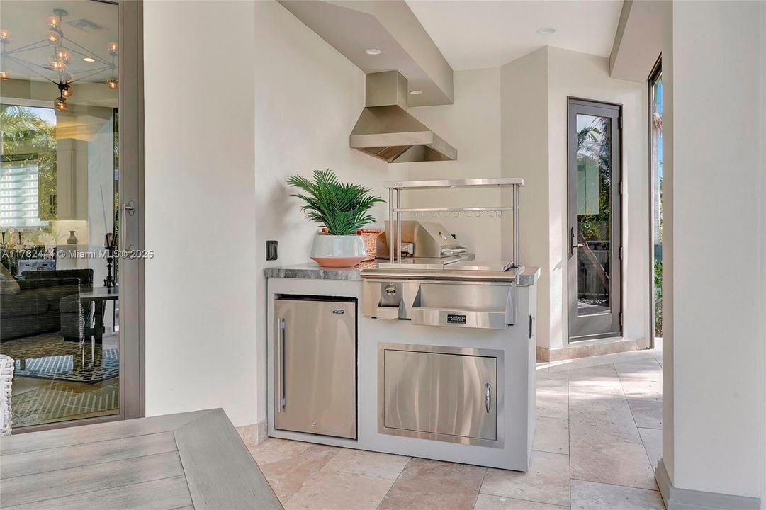 For Sale: $5,849,000 (6 beds, 4 baths, 0 Square Feet)