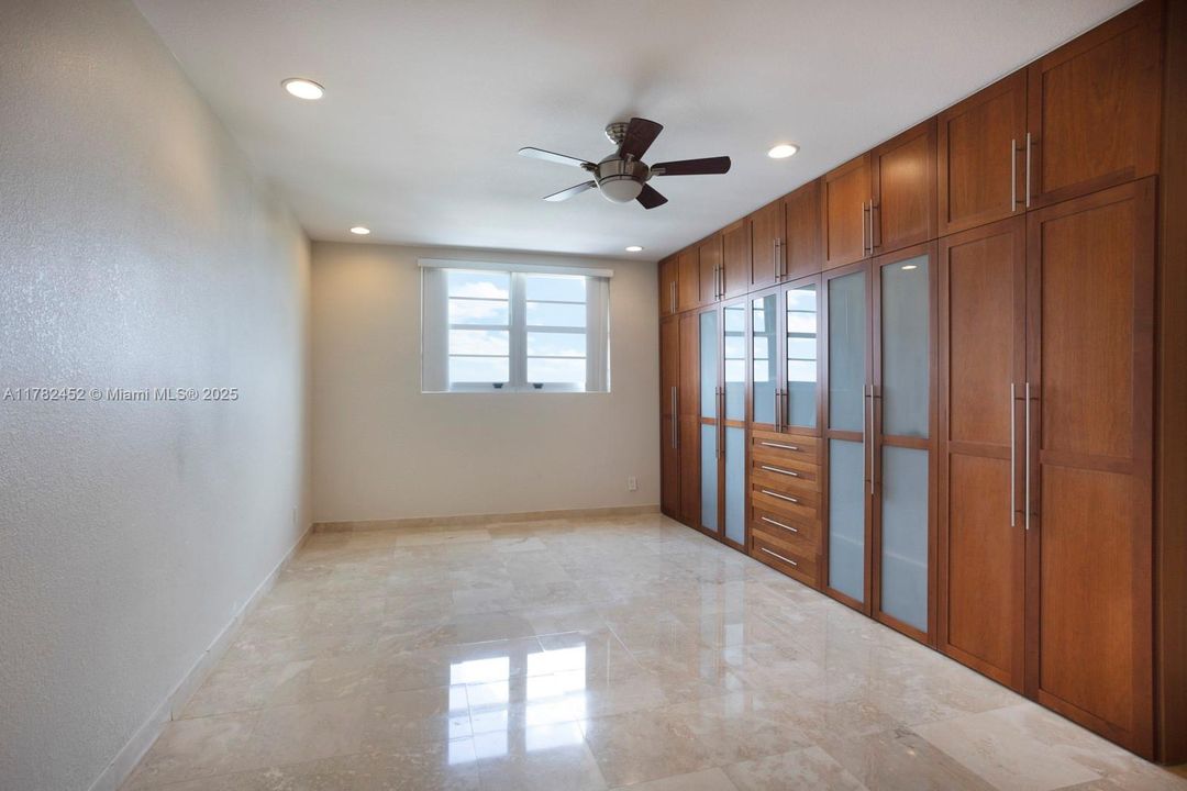 Недавно арендовано: $4,450 (2 спален, 2 ванн, 1373 Квадратных фут)