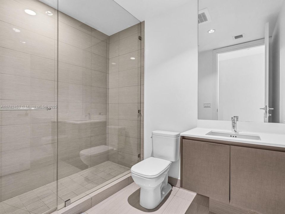 For Sale: $2,050,000 (3 beds, 4 baths, 2599 Square Feet)