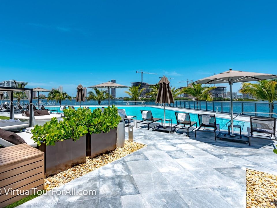 For Sale: $2,050,000 (3 beds, 4 baths, 2599 Square Feet)