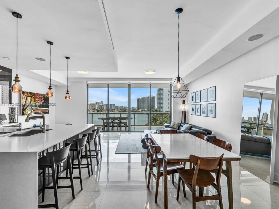 For Sale: $2,050,000 (3 beds, 4 baths, 2599 Square Feet)