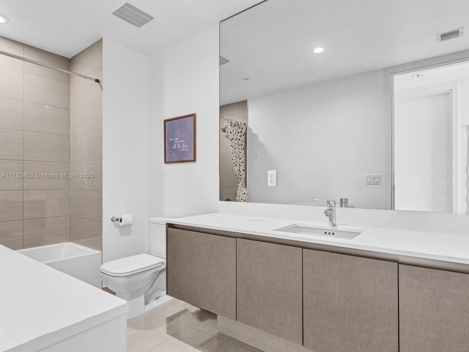 For Sale: $2,050,000 (3 beds, 4 baths, 2599 Square Feet)