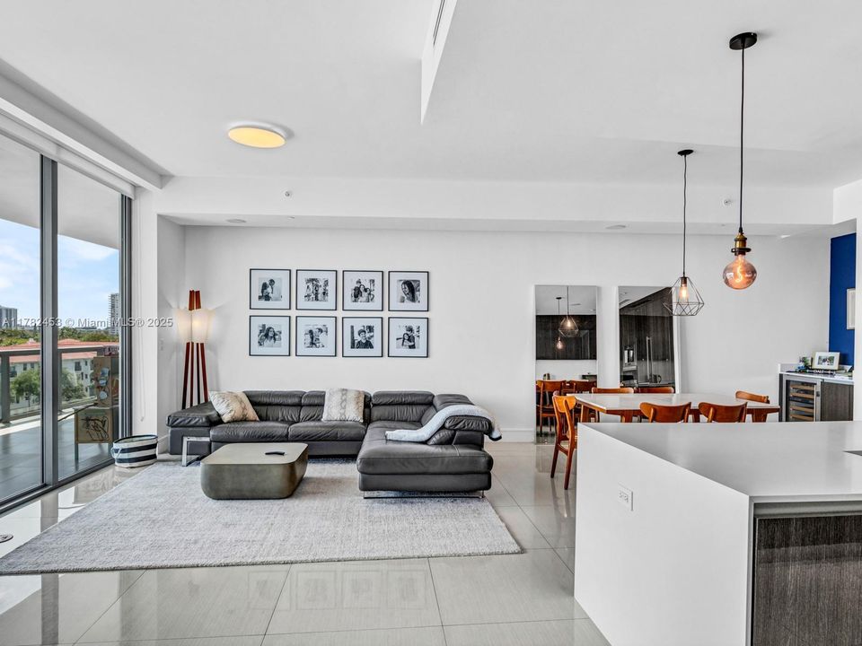 For Sale: $2,050,000 (3 beds, 4 baths, 2599 Square Feet)