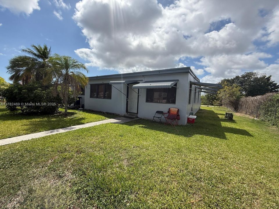 Недавно продано: $500,000 (4 спален, 2 ванн, 1283 Квадратных фут)