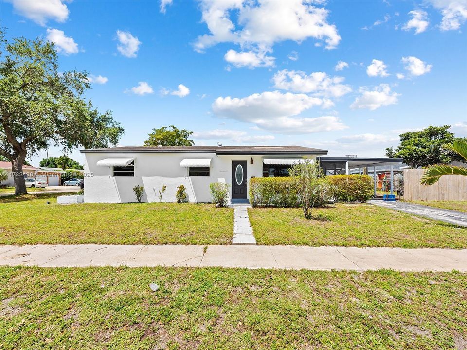 Недавно продано: $410,000 (3 спален, 1 ванн, 1125 Квадратных фут)