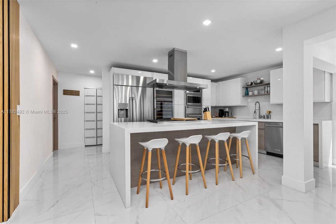 Recently Sold: $2,249,000 (4 beds, 4 baths, 2381 Square Feet)