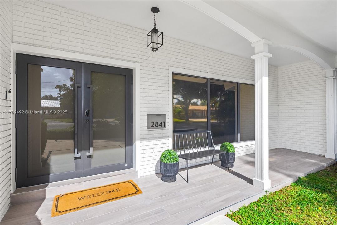 Recently Sold: $2,249,000 (4 beds, 4 baths, 2381 Square Feet)