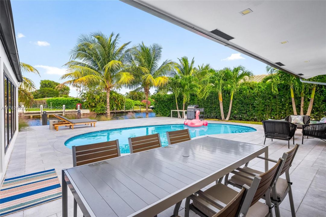 Recently Sold: $2,249,000 (4 beds, 4 baths, 2381 Square Feet)