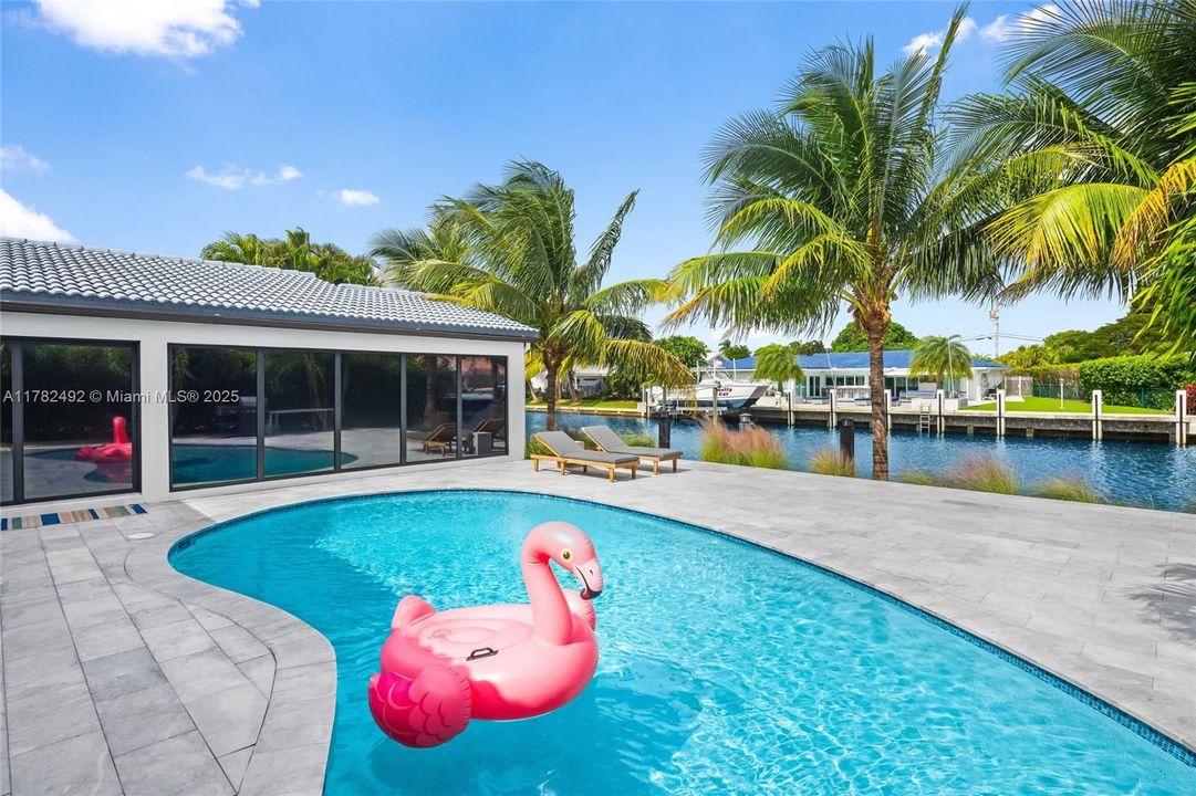 Recently Sold: $2,249,000 (4 beds, 4 baths, 2381 Square Feet)