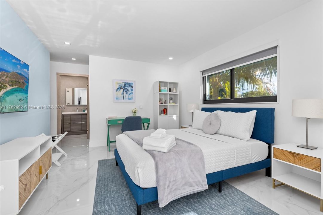 Recently Sold: $2,249,000 (4 beds, 4 baths, 2381 Square Feet)