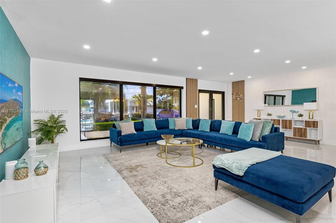 Recently Sold: $2,249,000 (4 beds, 4 baths, 2381 Square Feet)