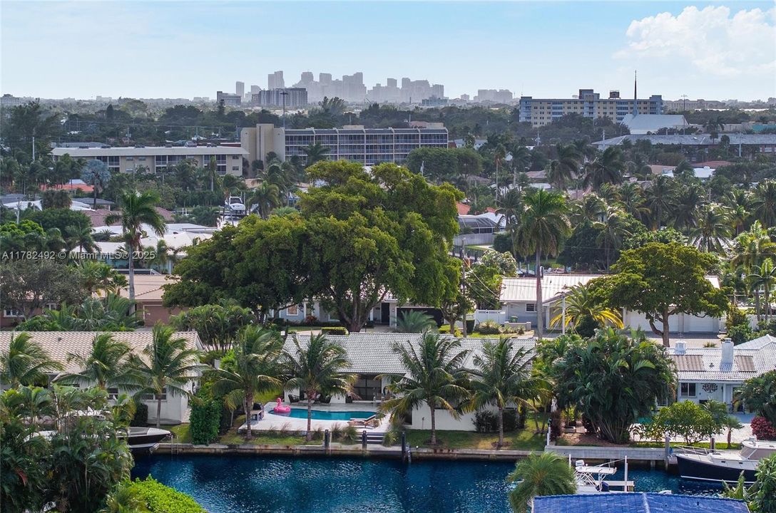 Recently Sold: $2,249,000 (4 beds, 4 baths, 2381 Square Feet)