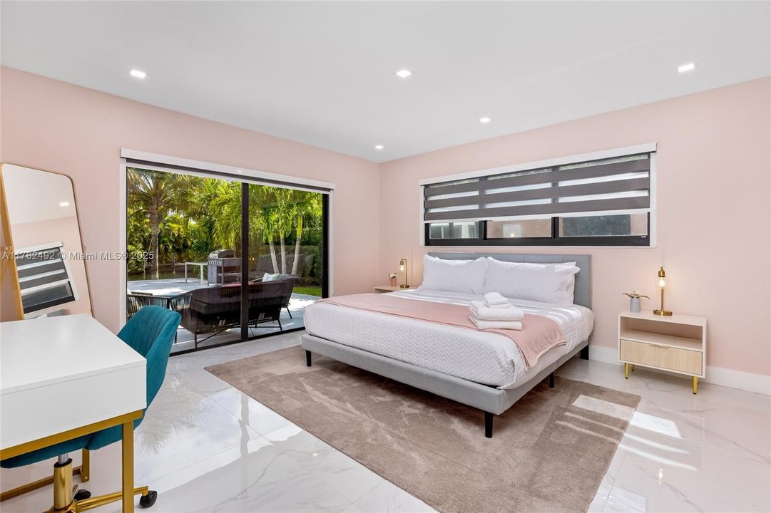 Recently Sold: $2,249,000 (4 beds, 4 baths, 2381 Square Feet)